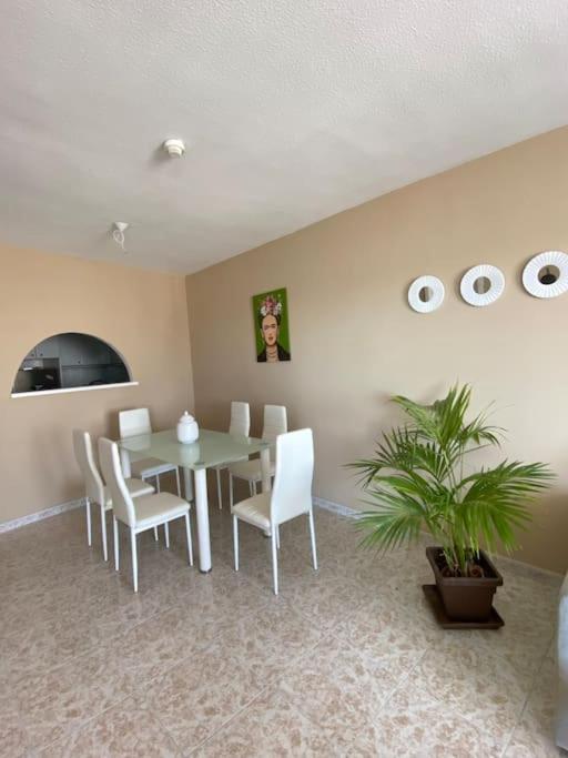 Lovely 1 Bedroom Apartment With Sea Views And Pool Estepona Exterior photo