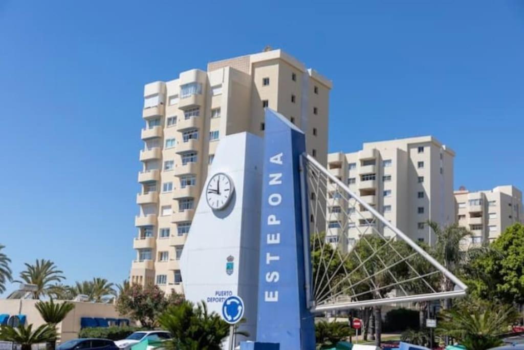 Lovely 1 Bedroom Apartment With Sea Views And Pool Estepona Exterior photo