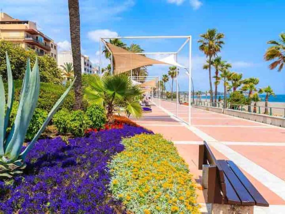 Lovely 1 Bedroom Apartment With Sea Views And Pool Estepona Exterior photo