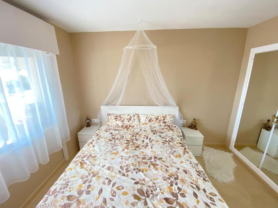 Lovely 1 Bedroom Apartment With Sea Views And Pool Estepona Exterior photo