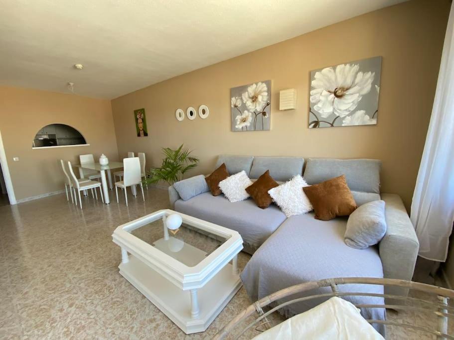 Lovely 1 Bedroom Apartment With Sea Views And Pool Estepona Exterior photo