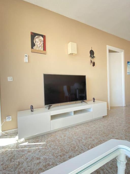 Lovely 1 Bedroom Apartment With Sea Views And Pool Estepona Exterior photo