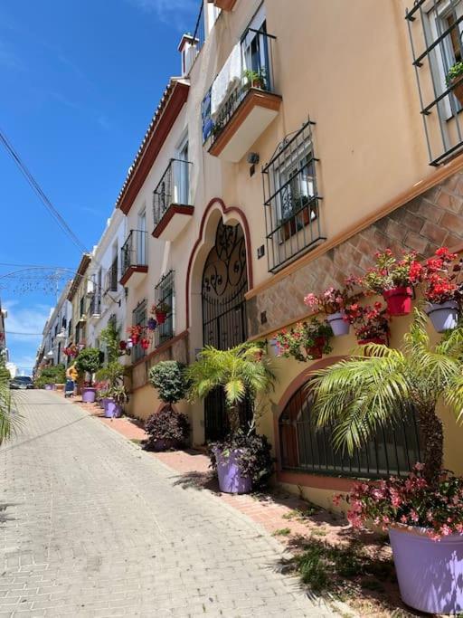 Lovely 1 Bedroom Apartment With Sea Views And Pool Estepona Exterior photo