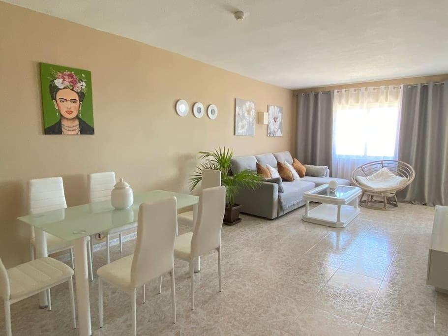 Lovely 1 Bedroom Apartment With Sea Views And Pool Estepona Exterior photo